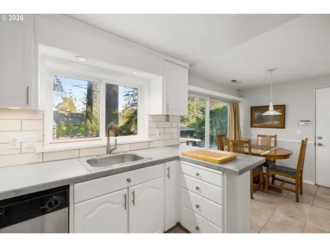 1725 Southshore Boulevard Lake Oswego OR 97034