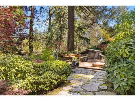 1725 Southshore Boulevard Lake Oswego OR 97034