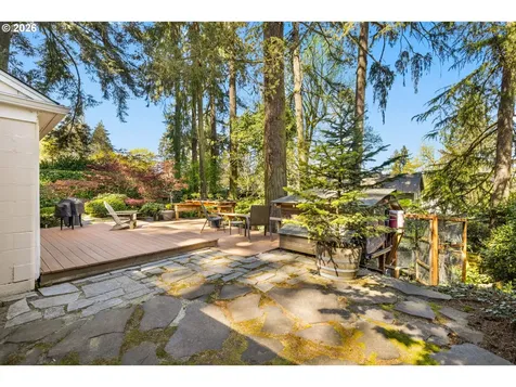 1725 Southshore Boulevard Lake Oswego OR 97034