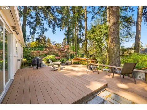 1725 Southshore Boulevard Lake Oswego OR 97034