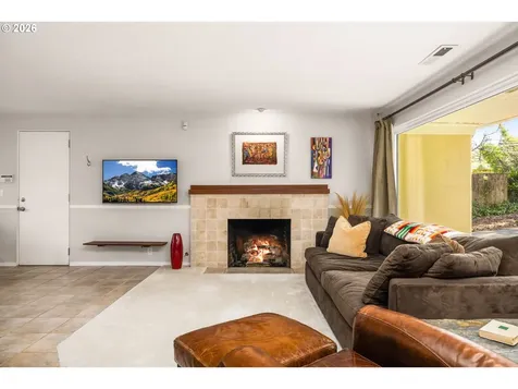 1725 Southshore Boulevard Lake Oswego OR 97034