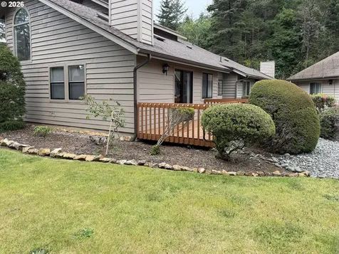 1722 Arch Lane Brookings OR 97415