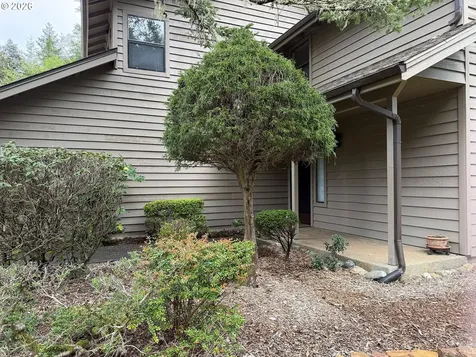1722 Arch Lane Brookings OR 97415