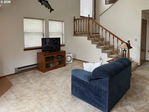 1722 Arch Lane Brookings OR 97415