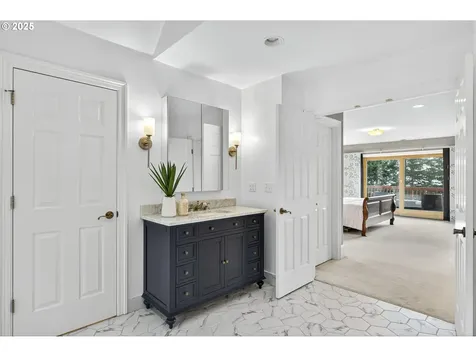 8452 NW Timber Ridge Court Portland OR 97229
