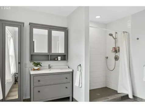 8452 NW Timber Ridge Court Portland OR 97229