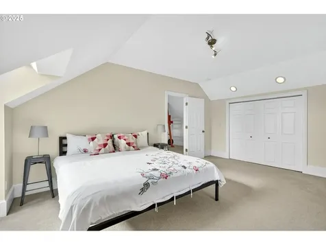 8452 NW Timber Ridge Court Portland OR 97229