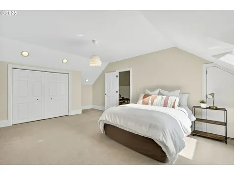 8452 NW Timber Ridge Court Portland OR 97229