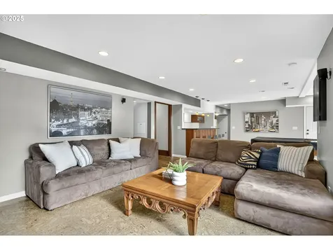 8452 NW Timber Ridge Court Portland OR 97229