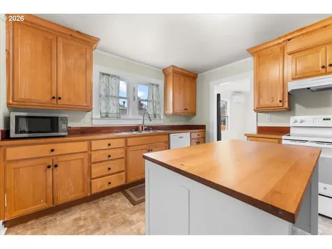 1818 Elm Street Forest Grove OR 97116