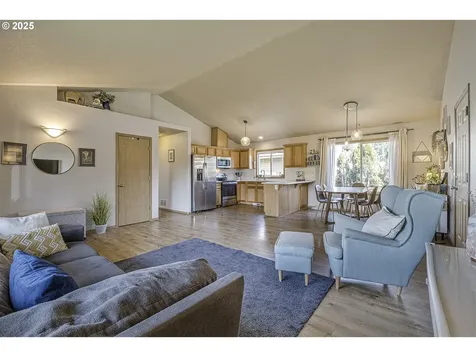 105 Warren Street Oregon City OR 97045