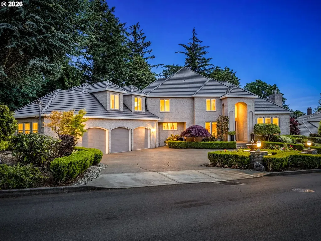 9718 NW Skyview Drive Portland OR 97231