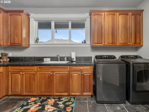 9718 NW Skyview Drive Portland OR 97231