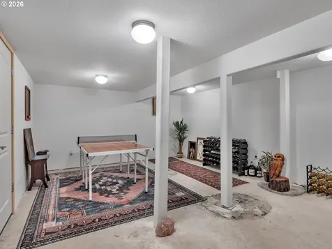 9718 NW Skyview Drive Portland OR 97231