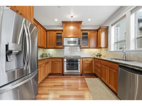 605 SW Trillium Creek Terrace Portland OR 97225