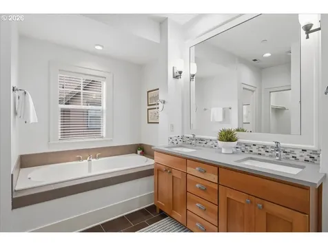 605 SW Trillium Creek Terrace Portland OR 97225