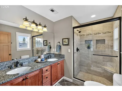 5603 SE Oak Street Portland OR 97215