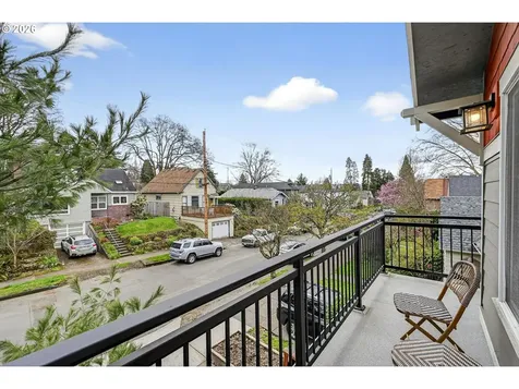 5603 SE Oak Street Portland OR 97215