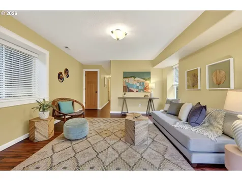 5603 SE Oak Street Portland OR 97215