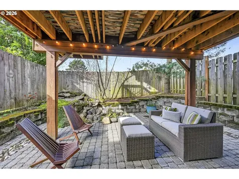 5603 SE Oak Street Portland OR 97215