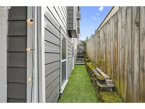 5603 SE Oak Street Portland OR 97215