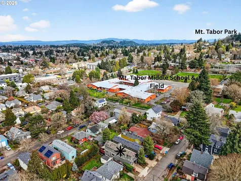 5603 SE Oak Street Portland OR 97215