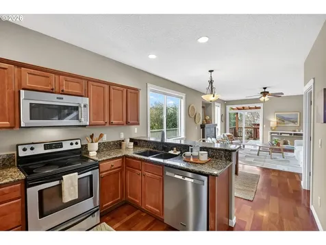 5603 SE Oak Street Portland OR 97215