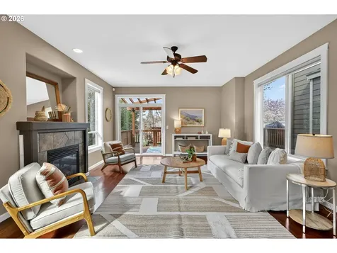 5603 SE Oak Street Portland OR 97215
