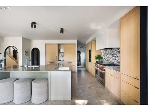 2208 NE 28th Avenue Portland OR 97212