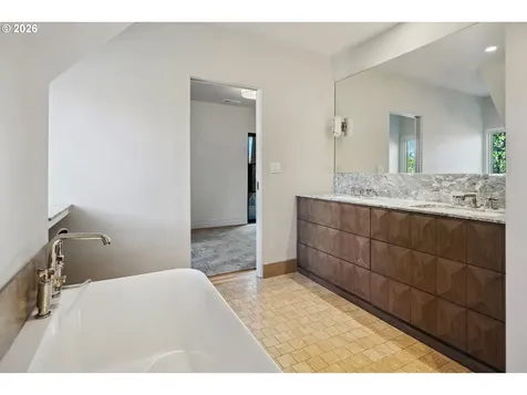 2208 NE 28th Avenue Portland OR 97212