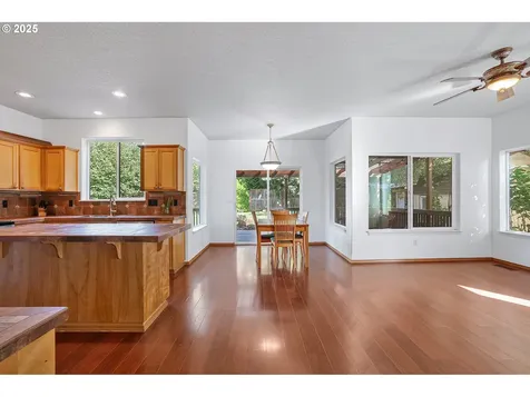 19293 Windmill Drive Oregon City OR 97045