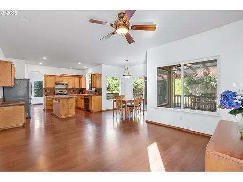19293 Windmill Drive Oregon City OR 97045