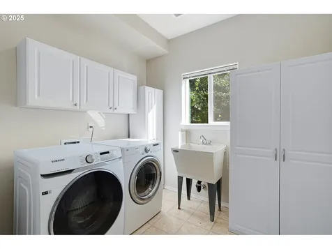 19293 Windmill Drive Oregon City OR 97045