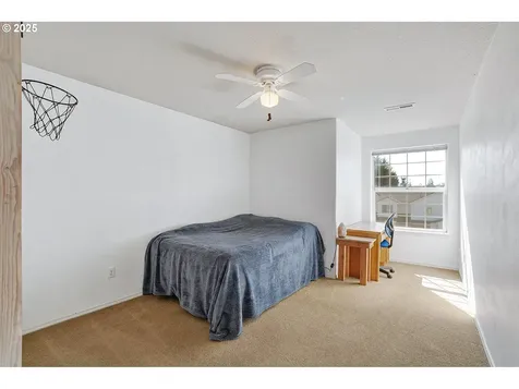 19293 Windmill Drive Oregon City OR 97045