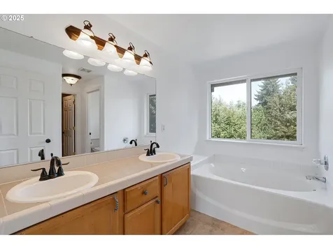 19293 Windmill Drive Oregon City OR 97045