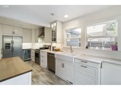 10361 NE Sacramento Street Portland OR 97220
