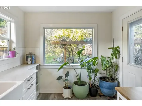 10361 NE Sacramento Street Portland OR 97220