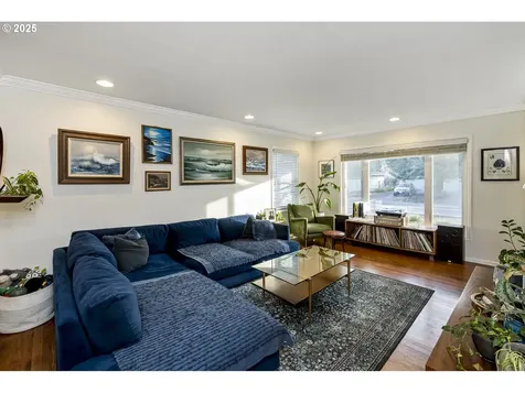 10361 NE Sacramento Street Portland OR 97220