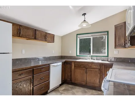 916 B Street Vader WA 98593