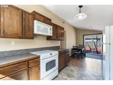 916 B Street Vader WA 98593