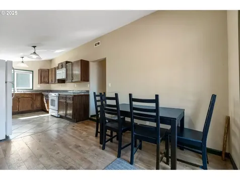 916 B Street Vader WA 98593