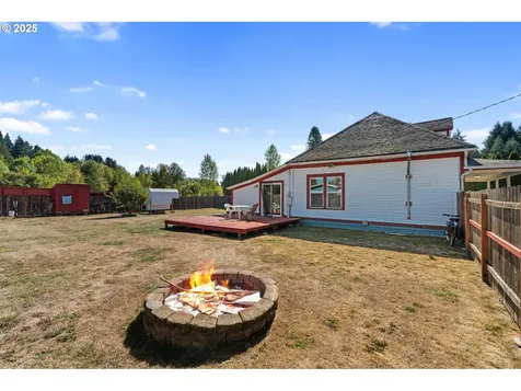 916 B Street Vader WA 98593