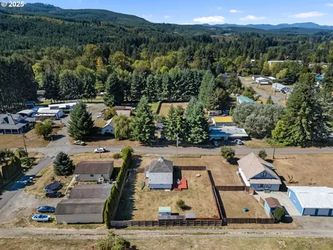 916 B Street Vader WA 98593