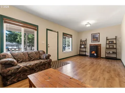 916 B Street Vader WA 98593