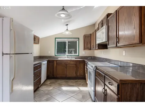 916 B Street Vader WA 98593