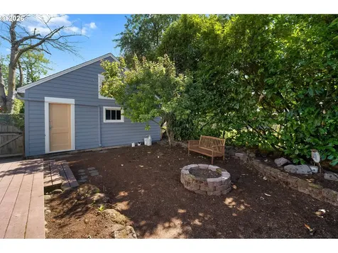 5235 NE 16th Avenue Portland OR 97211