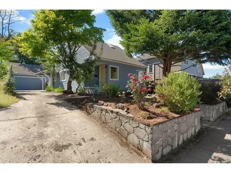 5235 NE 16th Avenue Portland OR 97211