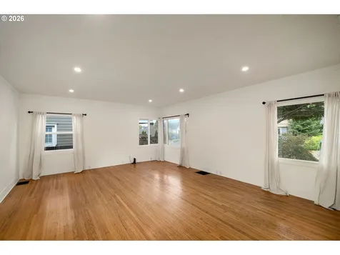 5235 NE 16th Avenue Portland OR 97211