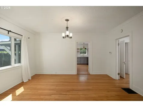5235 NE 16th Avenue Portland OR 97211