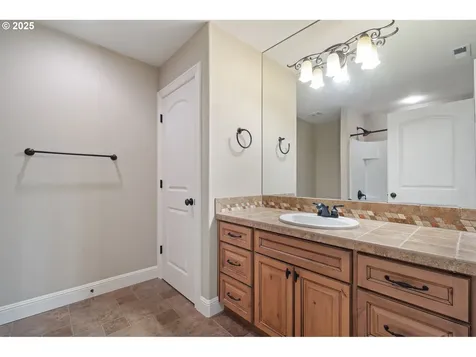 4331 SE 166th Court Vancouver WA 98683